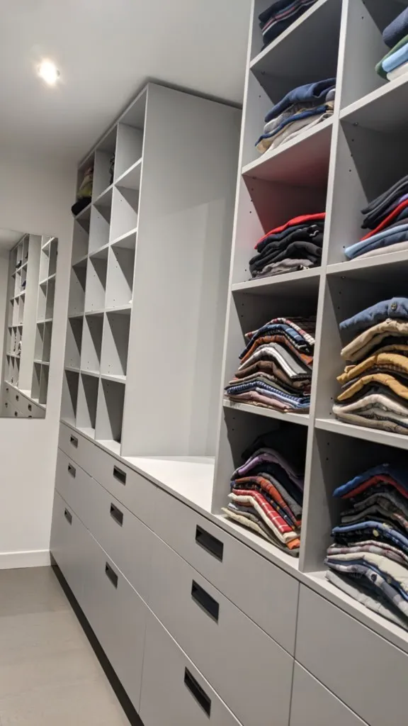 Dressing tablettes et tiroirs