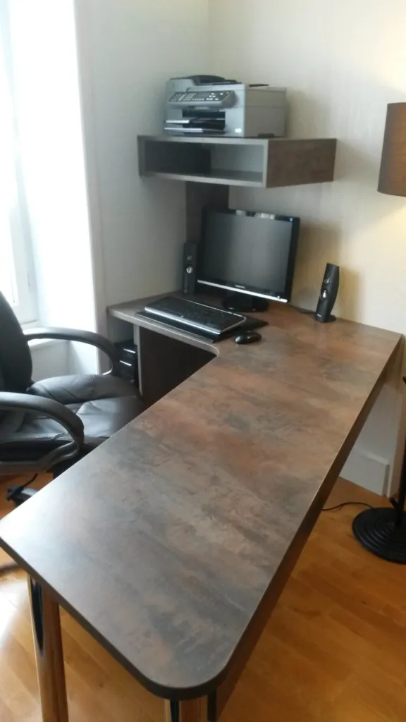 Bureau forme spéciale