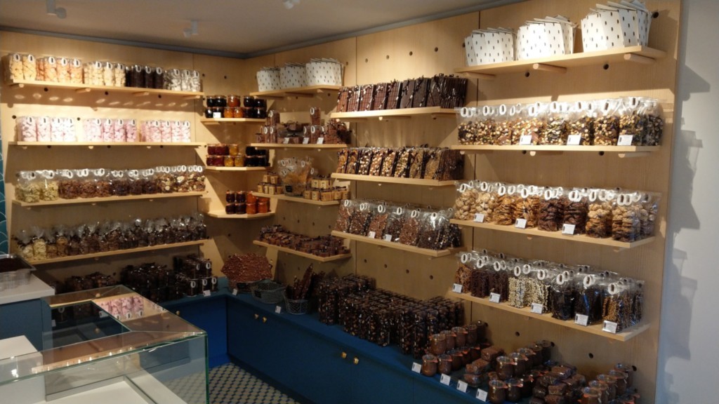 mobilier de présentation et de rangement de magasin