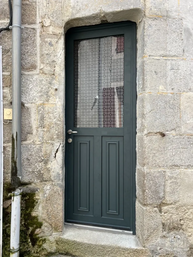 Porte d'entrée bois-aluminium