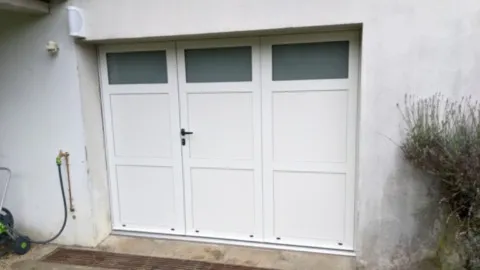 Porte de garage aluminium 3 vantaux