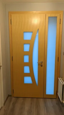 Intérieur de porte d'entrée en bois-aluminium