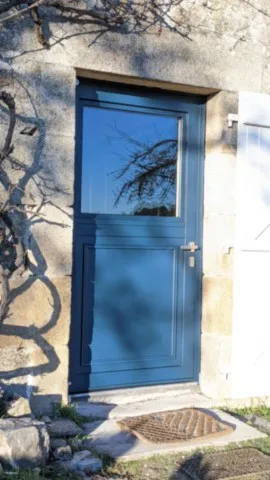 porte d'entrée en bois-aluminium