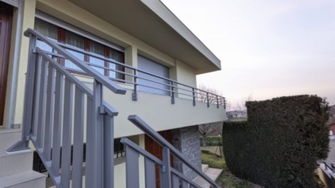 Garde corps d'escalier et de balcon en aluminium thermolaqué