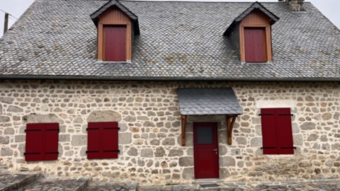 Volets et persiennes en bois laqué
